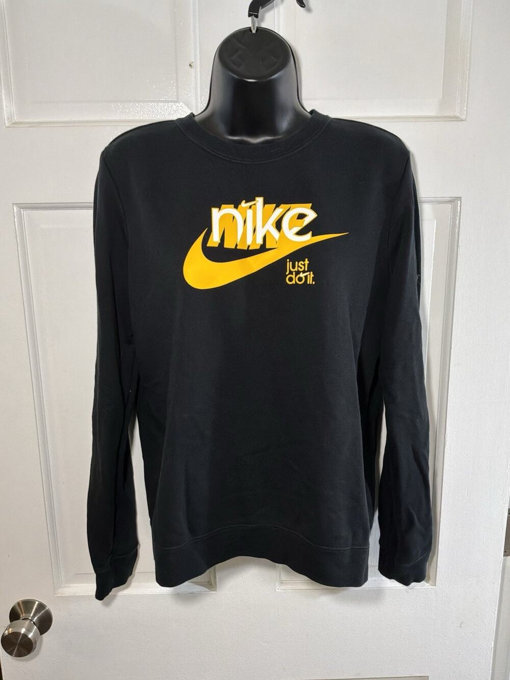 Nike Small Black Yellow Just Do It Swoosh Graphic Crewneck Sweatshirt